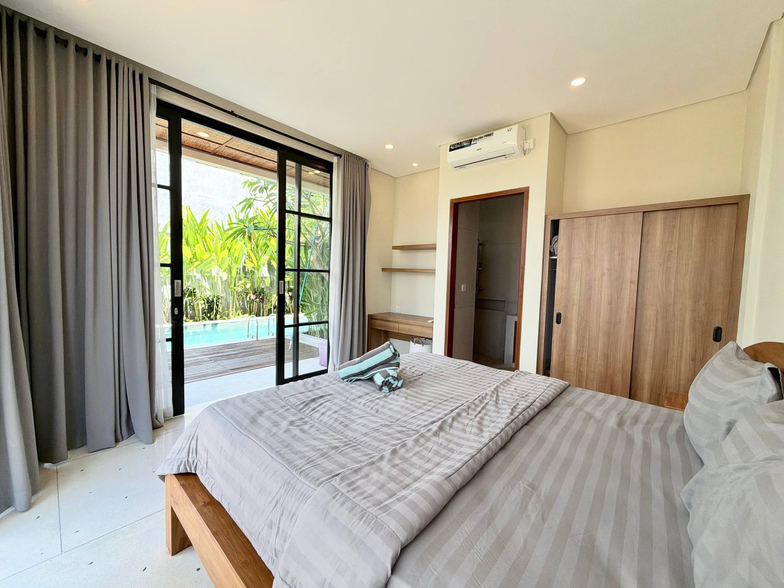 4 BEDROOMS LUXURY VILLA IN PANTAI LIMA, PERERENAN – AF289, photo 37